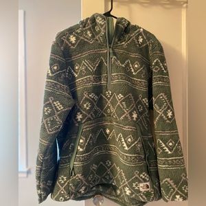 North Face like new plush fleece pullover